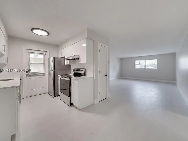 841 SW 74th Ter #201E — Photo 3
