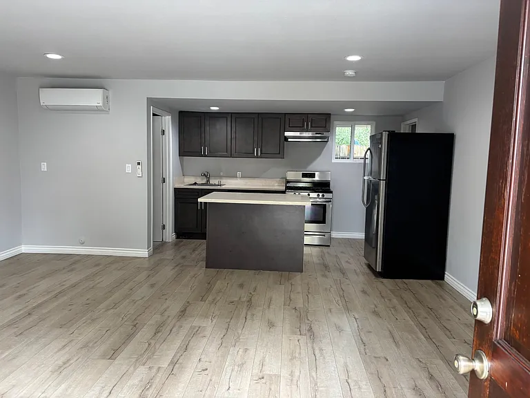 22403 Philiprimm St — Photo 12