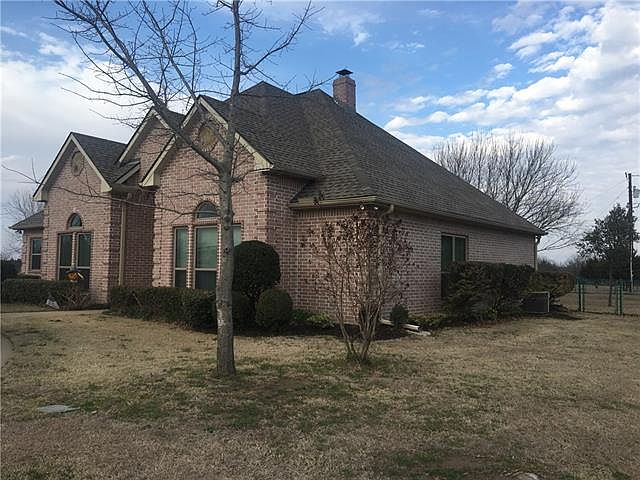 1st image of 425 Trailridge Dr