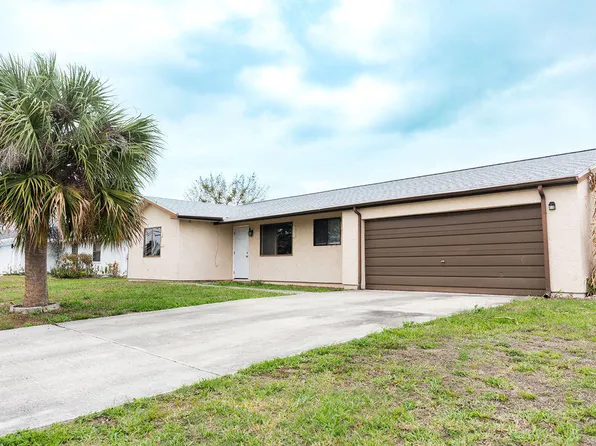 473 SW Whitmore Dr, Port Saint Lucie, FL 34984