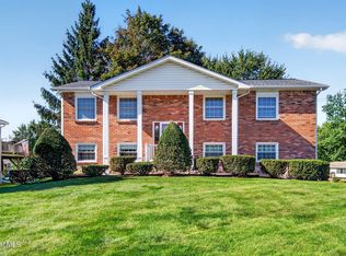 96 Forts Ferry Rd, Latham, NY 12110