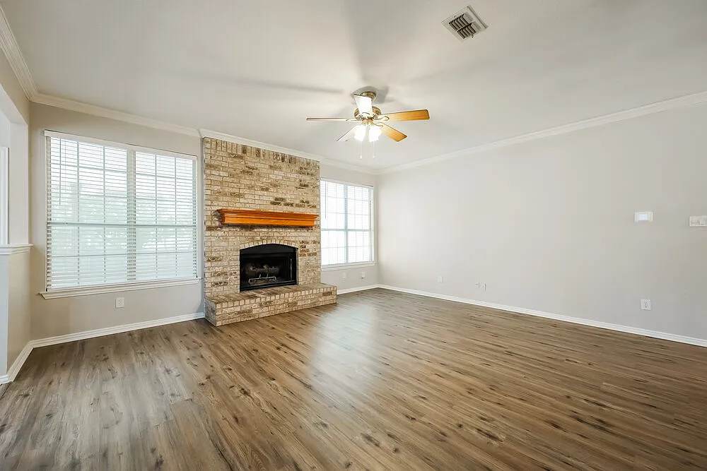 4 bed, 2.5 bath, 2427 sqft, $2,735 — Photo 4