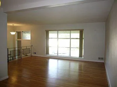 7716 Cayuga Ave — Photo 2