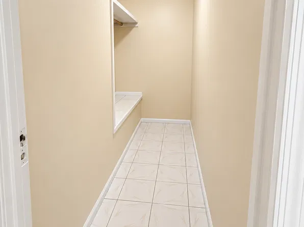 247 Woehrle Ave #B, Staten Island, NY 10312