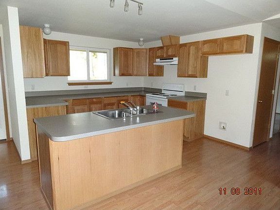 2nd image of 18324 Parkcrest Ct SE