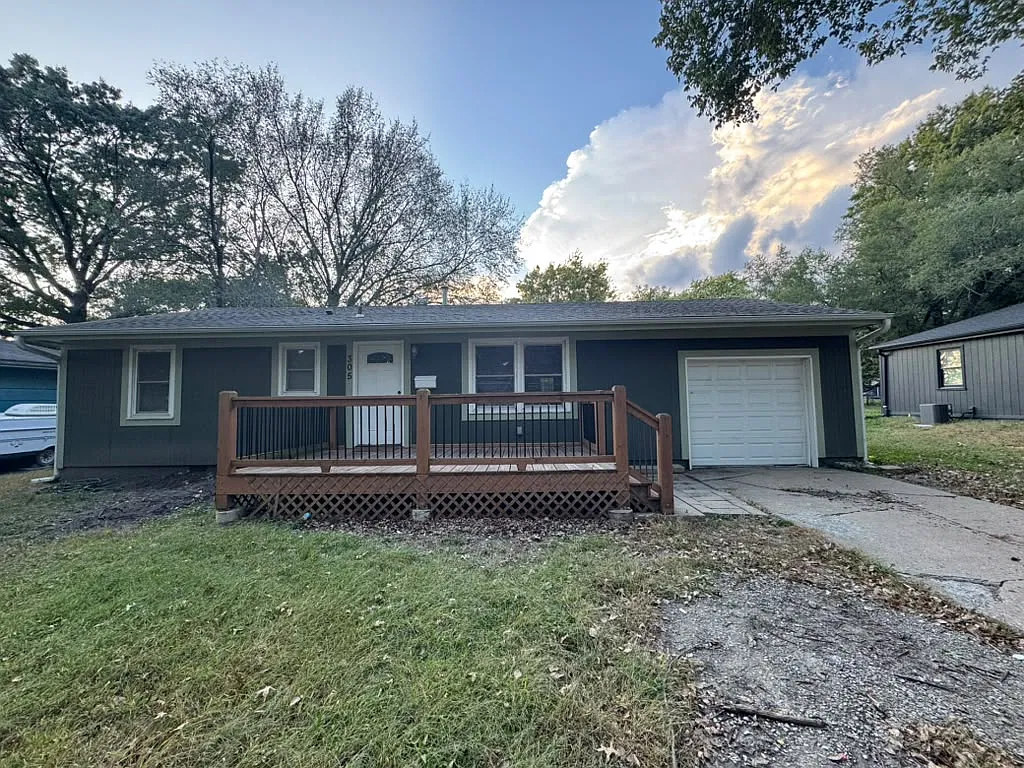 3 bed, 1232 sqft, $1,795 — Photo 1