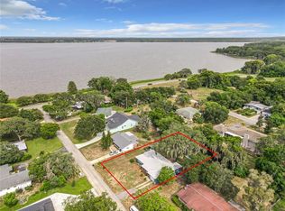 111 E Myrtle St, Howey In The Hills, FL 34737