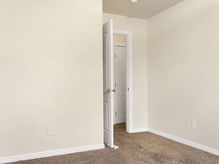 17 N Sugar St #103 — Photo 22