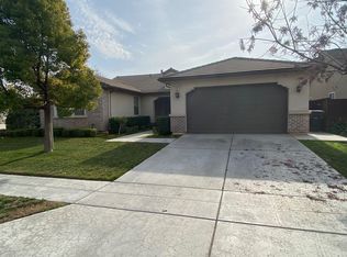 7185 W Celeste Ave, Fresno, CA