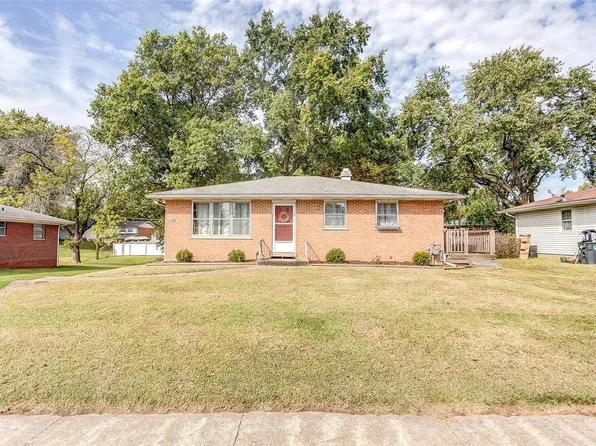 118 Union Hill Rd, Fairview Heights, IL 62208