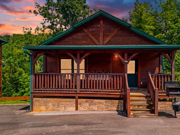832 Great Smoky Way, Gatlinburg, TN 37738