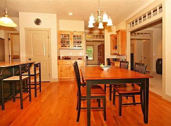 Kitchen/Dining