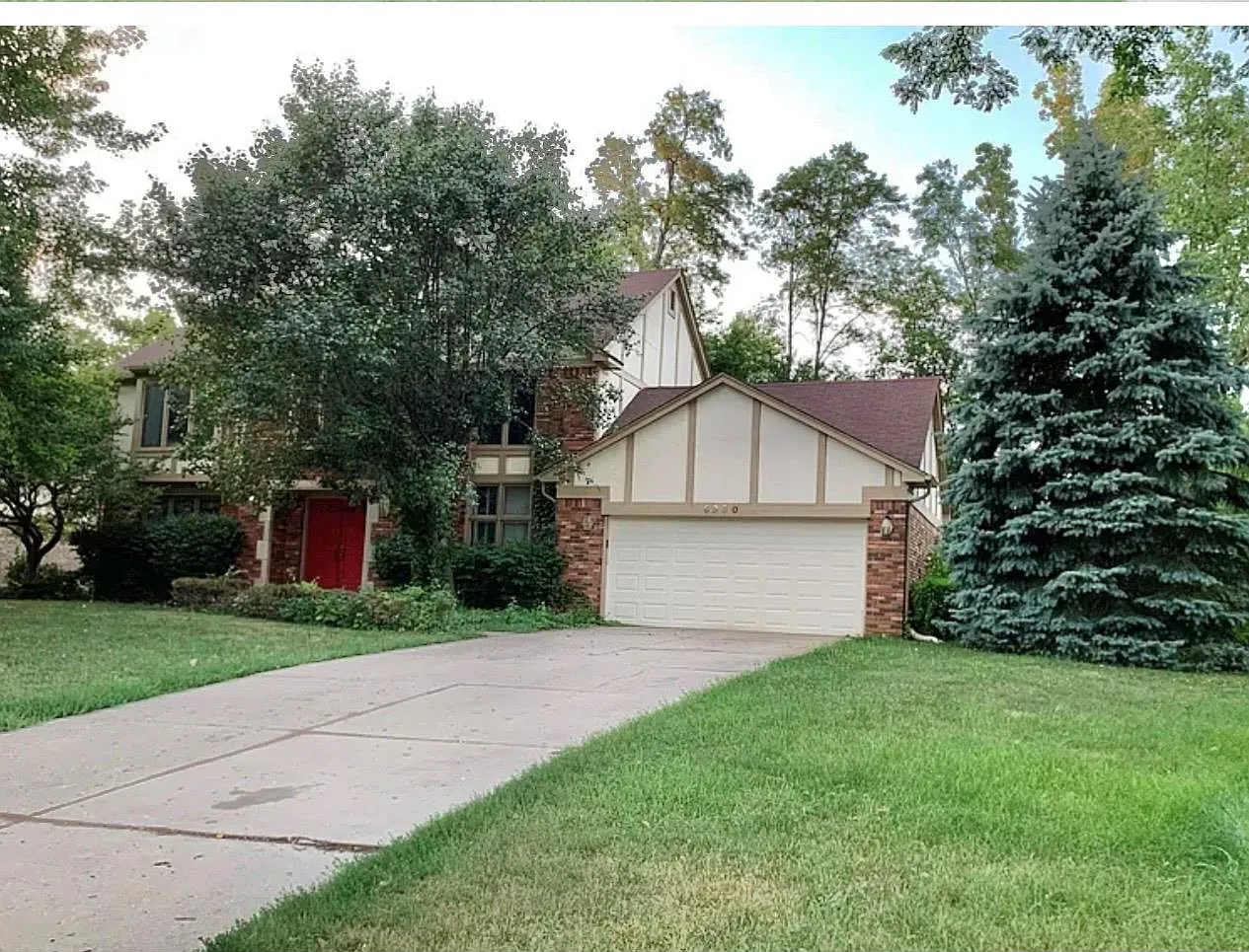 4 bed, 2.5 bath, 2701 sqft, $3,295 — Photo 2