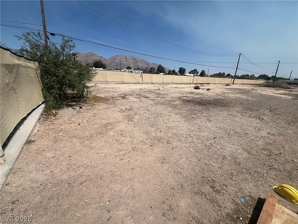 1st image of Meikle Ln