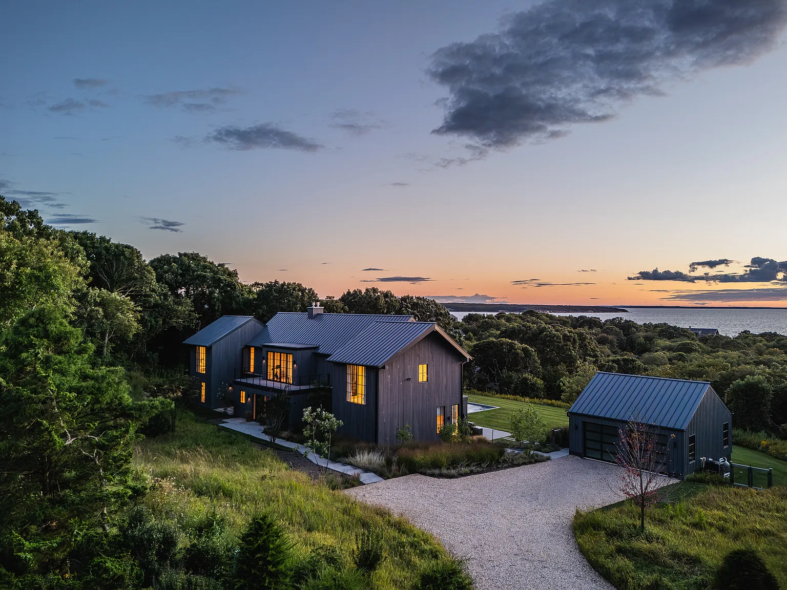 Sunsets and Waterviews at Culloden Point — Photo 2