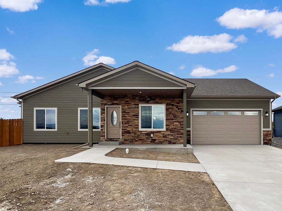 1st image of 1449 Magpie Gulch St