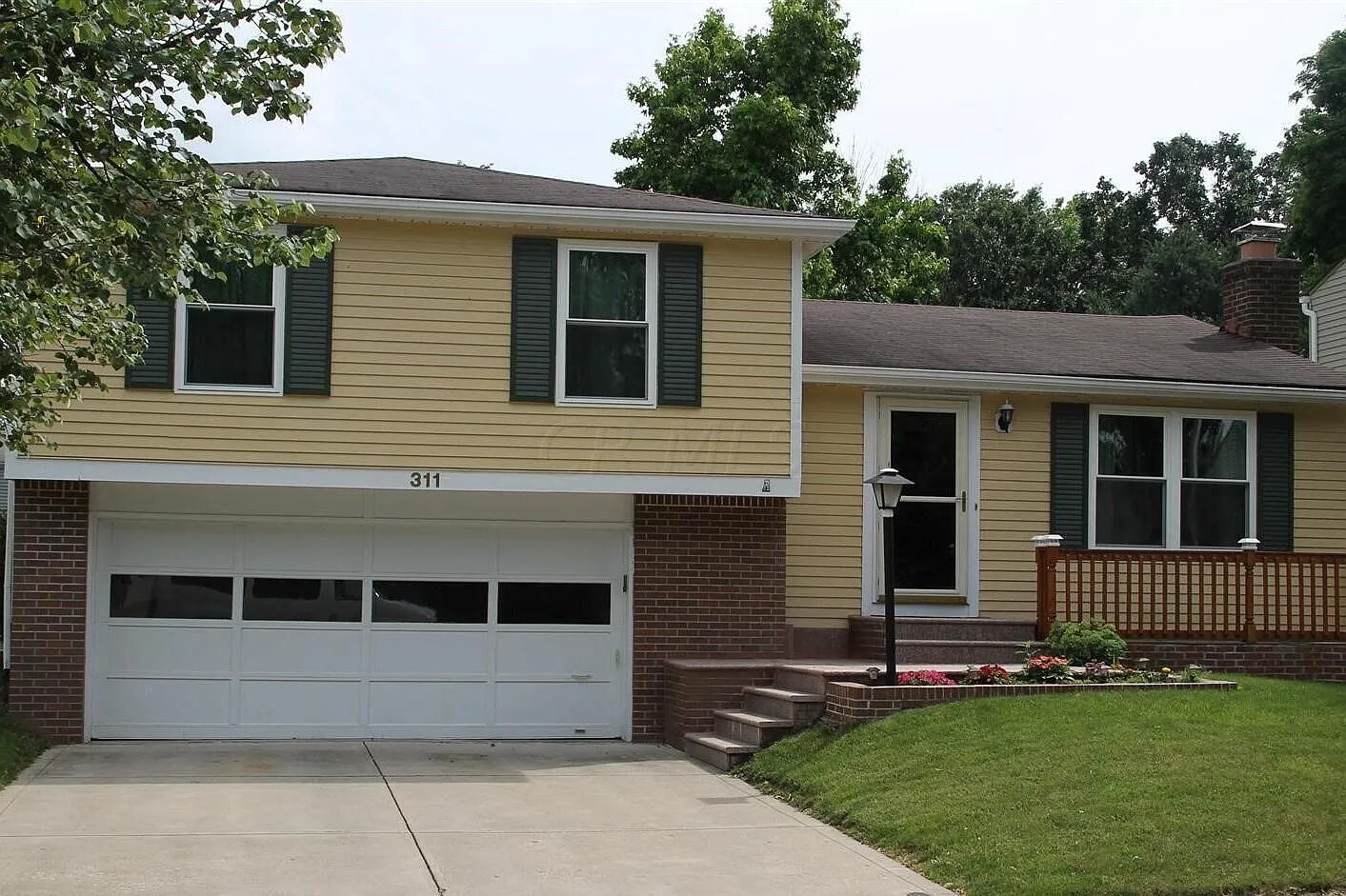 311 Rimbey Ave photo 1