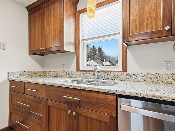 4th image of 193 Bayberry Hill Ln #193