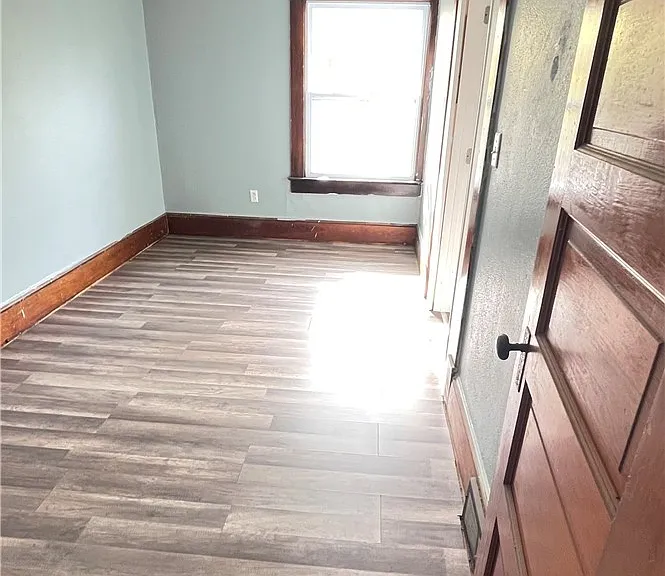 4322 Bush Ave — Photo 10