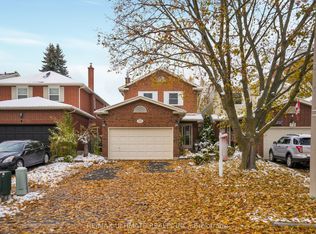 74 Robinson Cres, Whitby, ON L1N 6W5