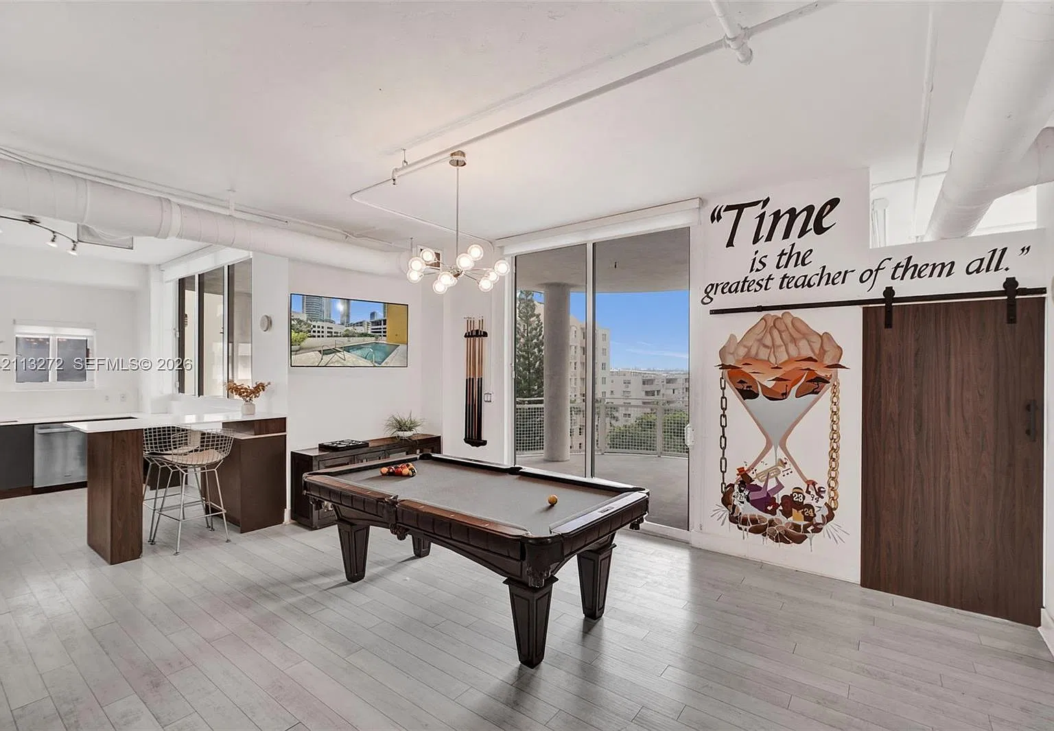 The Yorker Condo — Photo 4