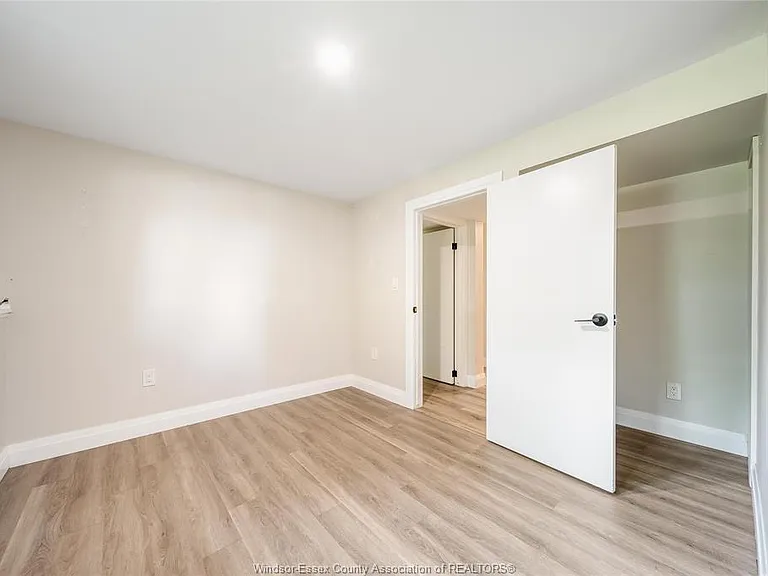 7105 Isabelle Ct — Photo 9