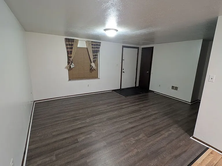 2108 - 2110 Hollingsworth Street — Photo 3