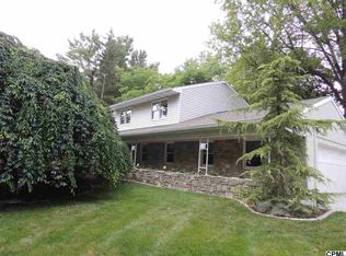 332 Blacklatch Ln, Camp Hill, PA 17011