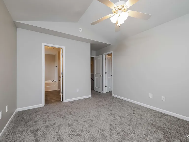 658 Switchback Ct — Photo 11