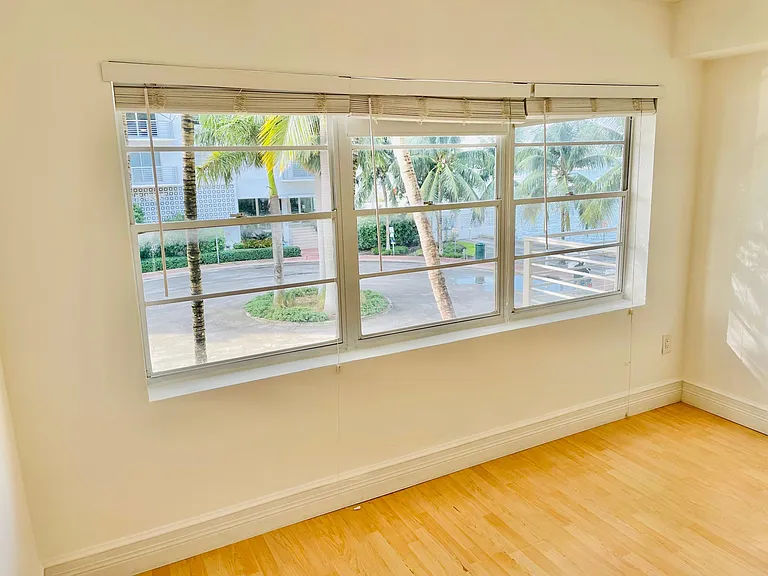 1441 Lincoln Ct #304 — Photo 9