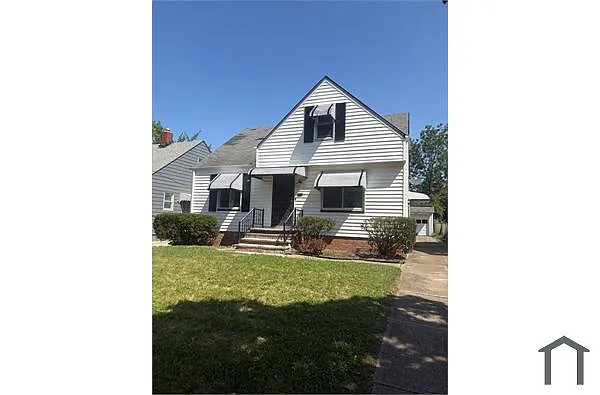 16015 Westview Ave photo 1