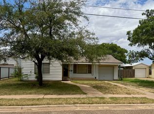 309 N C St, Brownfield, TX 79316