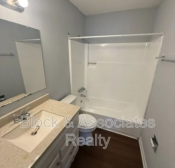 500 N Church St #12 — Photo 6