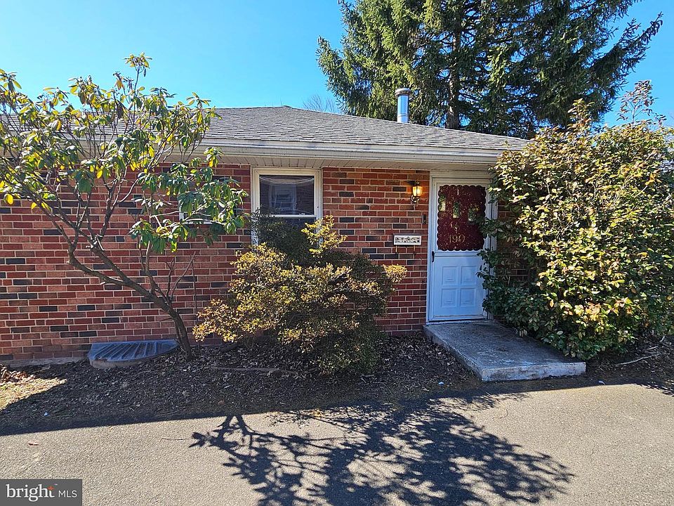 1st image of 190 Hoover Ave