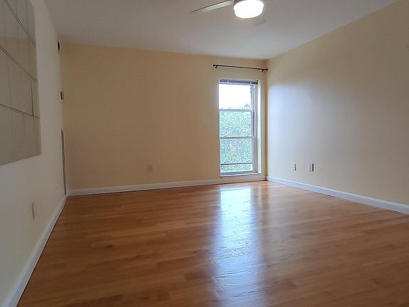 2nd image of 50 Broadlawn Park Suite 423