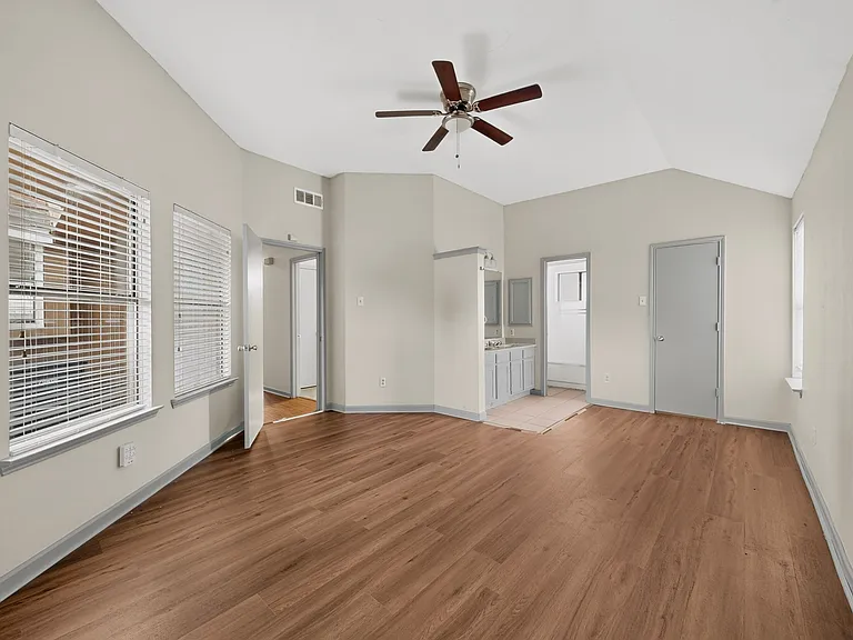 1700 Wheatfield Dr — Photo 21