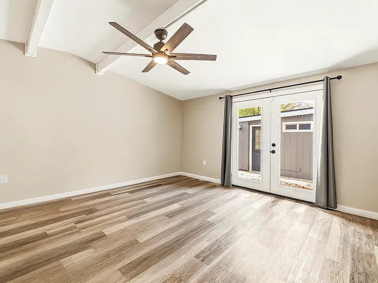 413 Chestnut St — Photo 15
