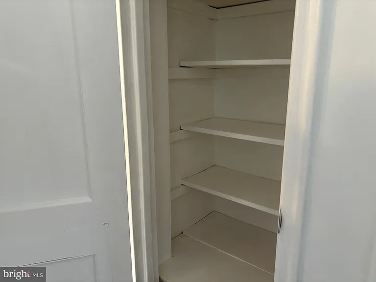 676 Perth Pl #B — Photo 29