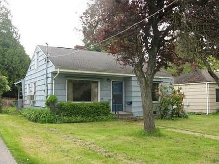 2nd image of 11522 Sand Point Way NE
