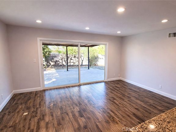 4th image of 1429 Berkeley Dr