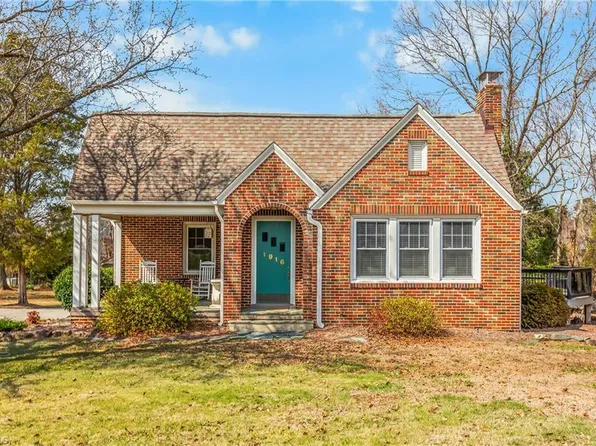 1916 Guilford College Rd, Jamestown, NC 27282