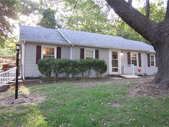 3rd image of 222 Dogwood St
