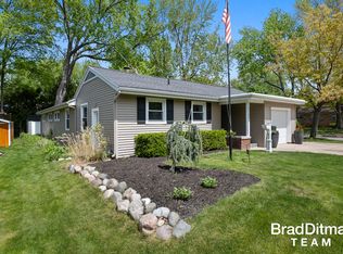 2151 Anderson Dr SE, East Grand Rapids, MI