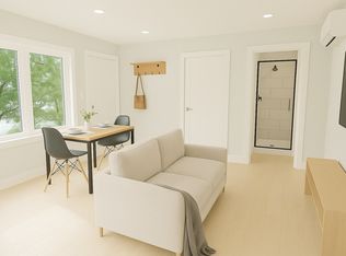 142 Young St #2B, Ottawa, ON K1Y 3P9