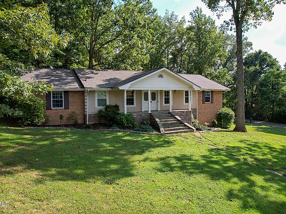 4th image of 96 Woodcrest Dr