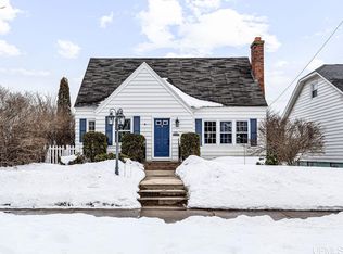 709 S 16th St, Escanaba, MI 49829