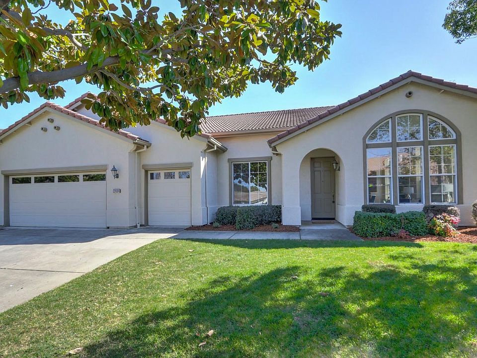 1st image of 2404 Scenic Ct