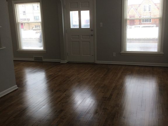 4th image of 15220 Rosemary Ave