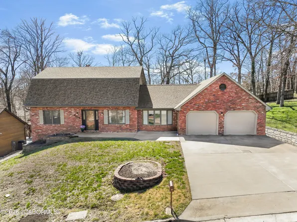 2004 Nuthatch Dr, Jefferson City, MO 65101