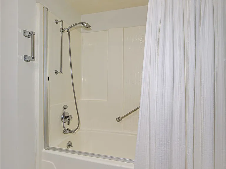 2285 Via Puerta #C — Photo 22